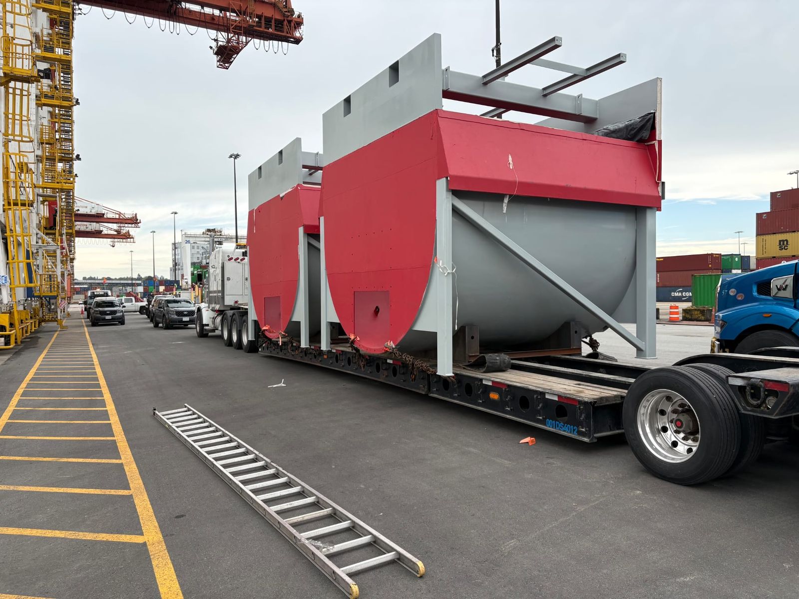 Four 38 m³ Flotation Tanks on the Move