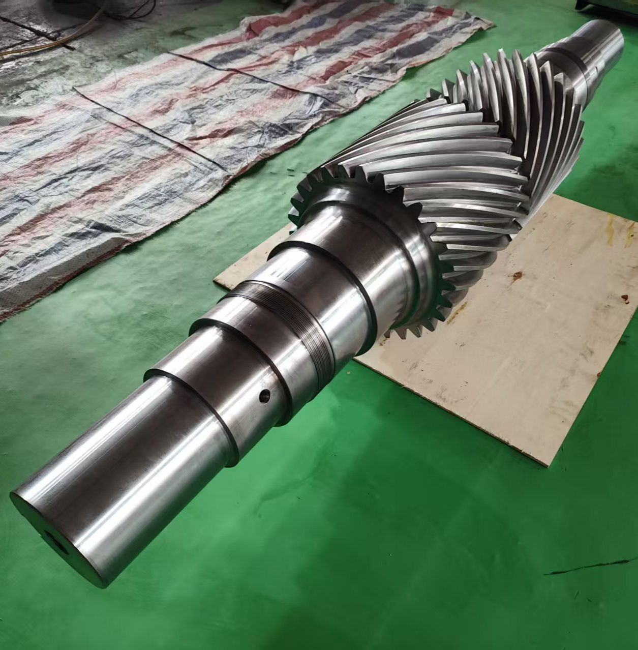 Pinion Shaft 11 x 14 Detail
